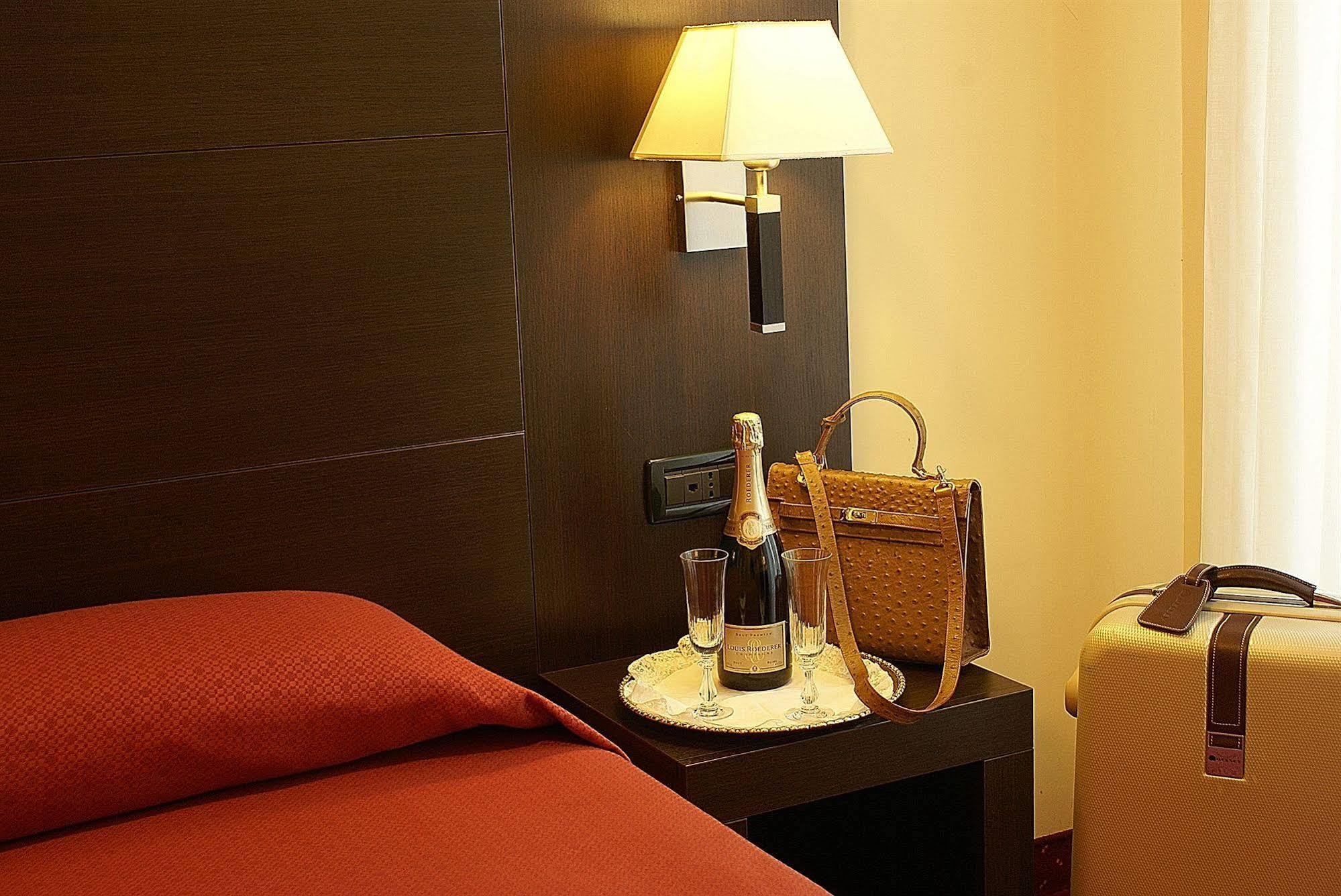 Hotel Versailles Roma Eksteriør bilde